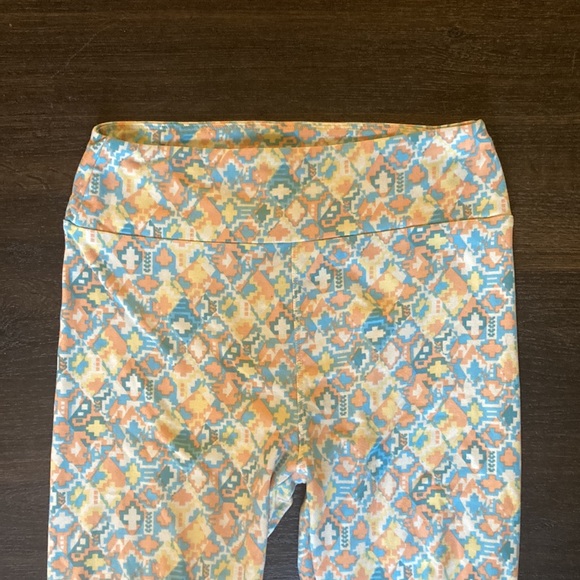 LulaRoe Aztec Leggings - Picture 2 of 3